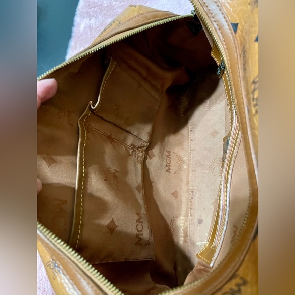 👜 MCM Visetos Cognac  Medium Boston Bag, with Lady Lion - 2-way bag - Picture 10 of 15